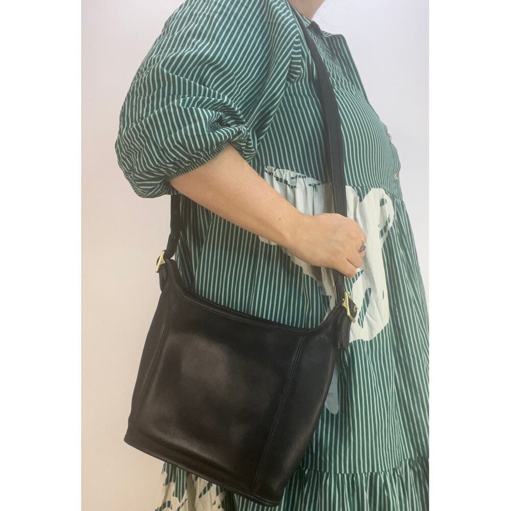 Vintage Coach Slim Duffle Medium Bag Black Leather Handbag